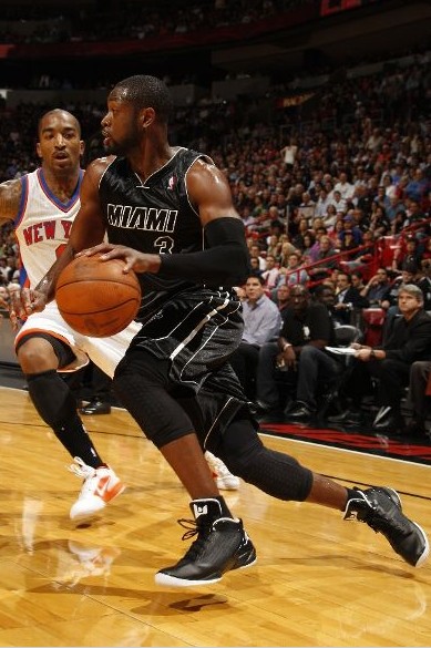 篮球火箭新秀连续三场得分20+，表现惊艳（火箭新秀连砍三场20+，表现耀眼）