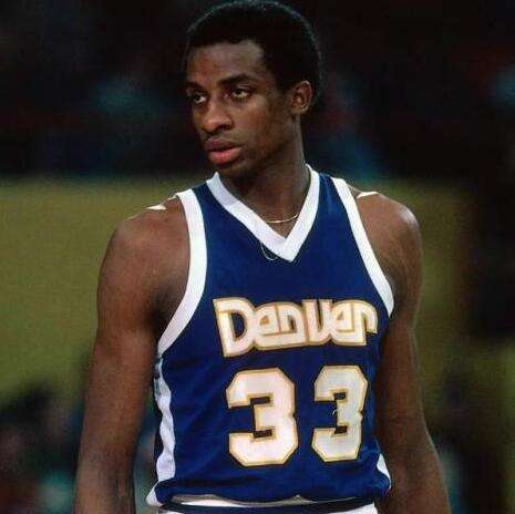 德佬：如果我们没有7万座的现代球场，如何与米兰双雄竞争（德佬：没有一座7万席的现代化球场，我们如何与米兰双雄争锋？）