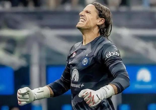 下半场隐身！鲍威尔14中6得到18分2篮板（后两节哑火！鲍威尔14投6中拿下18分2篮板）