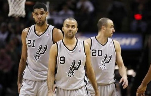 布兰登·威廉姆斯成奇兵，追平赛季最高得分，独行侠战胜火箭（布兰登·威廉姆斯化身奇兵，追平赛季得分纪录，独行侠力克火箭）