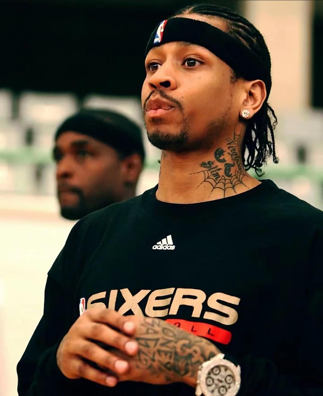 国米vs科莫首发：索默、泽林斯基先发，劳塔罗搭档图拉姆（国际米兰战科莫首发：索默、泽林斯基出战，劳塔罗联手图拉姆）