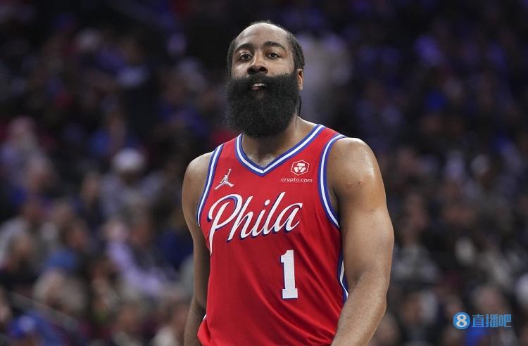 巴蒂：劳塔罗和小蜘蛛可以一起上，但其中一人必须做出牺牲（巴蒂：劳塔罗与小蜘蛛可同场，但需一人为团队让步）