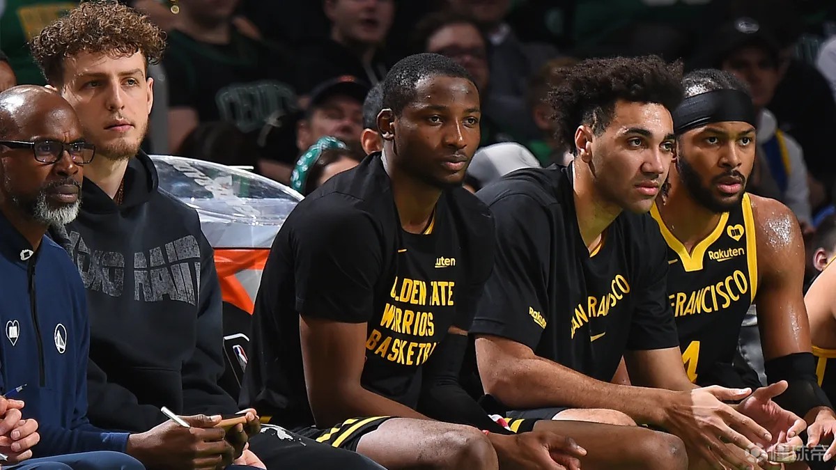 欧冠淘汰赛前瞻：拜仁客战巴黎,（欧冠淘汰赛前瞻：拜仁客场对阵巴黎圣日耳曼）