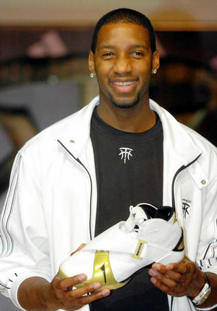 状态低迷！热刺遭遇各项赛事三连败，近7场仅取1胜（热刺陷颓势，各线三连败，近7战仅收一胜）