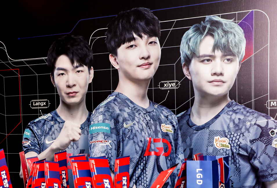 尤其是在四 尤其是在四